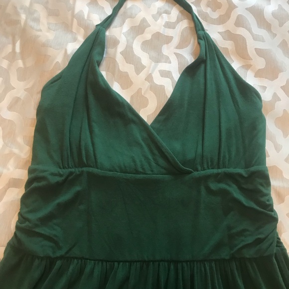 Green knee length halter dress - Picture 2 of 4